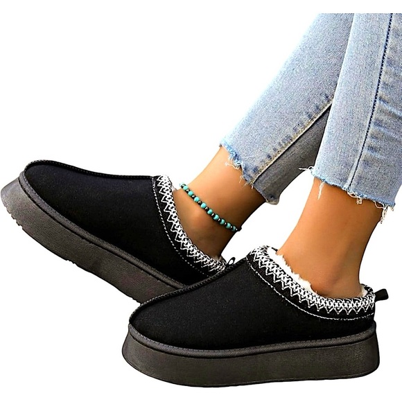 Brand New Women’s Faux Fur Slip On Black Platform Slippers size 8 - Picture 1 of 9